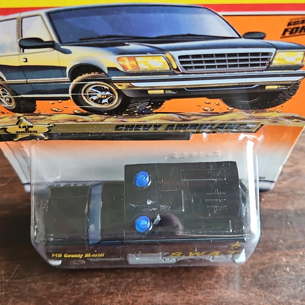 2 NWT 1999 Matchbox "Law and Order" Vehicles - Picture 8 of 9